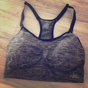 Women’s sports bra